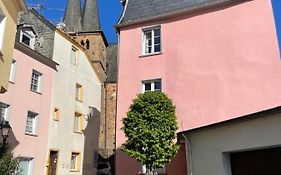 Uriges Ferienhaus In Der Altstadt Von Saarburg Mit Sauna, Kinderspielecke, 1000Mbit Wlan, 1 Minute Vom Wasserfall Entfernt